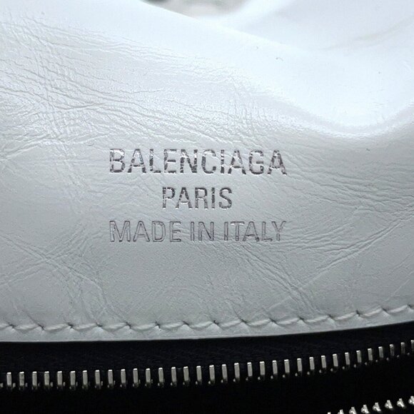 BALENCIAGA White Leather Shoulder Bag - Picture 9 of 10